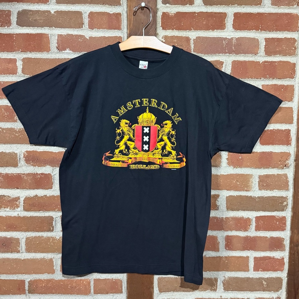 Amsterdam 90’s Tourist Logo Star Tee! Check out the tag! 🔥